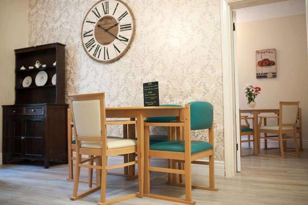 Wolfe House Care Home | Wolfe House, Wolfs Row, Oxted RH8 0EB, UK | Phone: 01883 716627