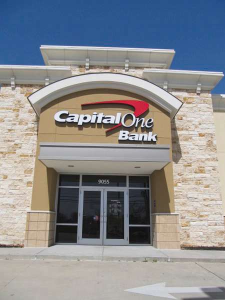 Capital One Bank | 9055 Spencer Hwy, La Porte, TX 77571, USA | Phone: (713) 878-5300