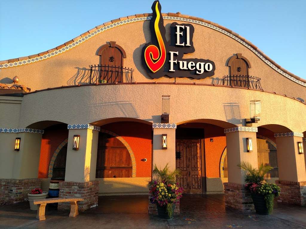 El Fuego Mexican Restaurante and Banquet Hall | 909 W Layton Ave, Milwaukee, WI 53221, USA | Phone: (414) 455-3534