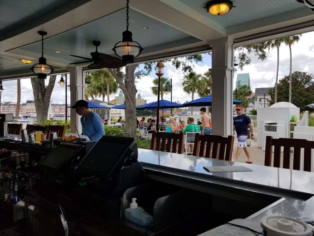 Hurricane Hannas Waterside Bar and Grill | Kissimmee, FL 34747