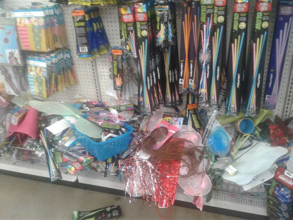 Dollar Tree | 10304 Lake June Rd, Dallas, TX 75217, USA | Phone: (972) 764-7260