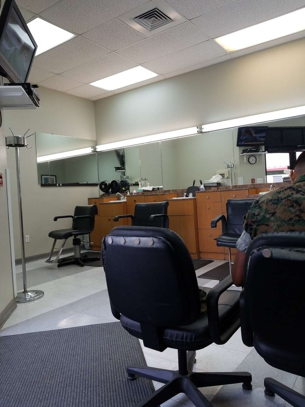 SOI Barber Shop | 520407 Basilone Rd, Camp Pendleton North, CA 92055, USA | Phone: (760) 725-7295