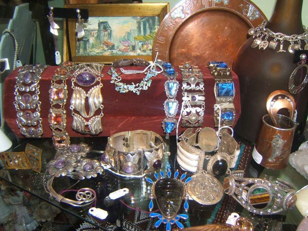 Cole Valley Antiques | 854 Stanyan St, San Francisco, CA 94117, USA | Phone: (415) 504-7884