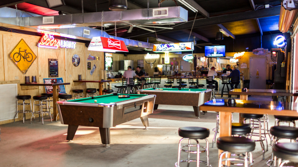 Whiskey Tango Bar | 15875 County Rd 304, Navasota, TX 77868, USA | Phone: (936) 894-1188