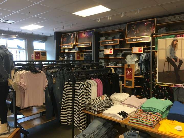 Levi&#39;s Outlet Store at Merrimack Premium Outlets, 80 Premium Outlets Blvd Suite #291, Merrimack ...