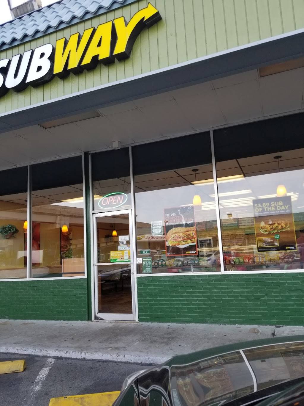 Subway | 3131 N Nimitz Hwy Suite 107, Honolulu, HI 96819, USA | Phone: (808) 839-1555