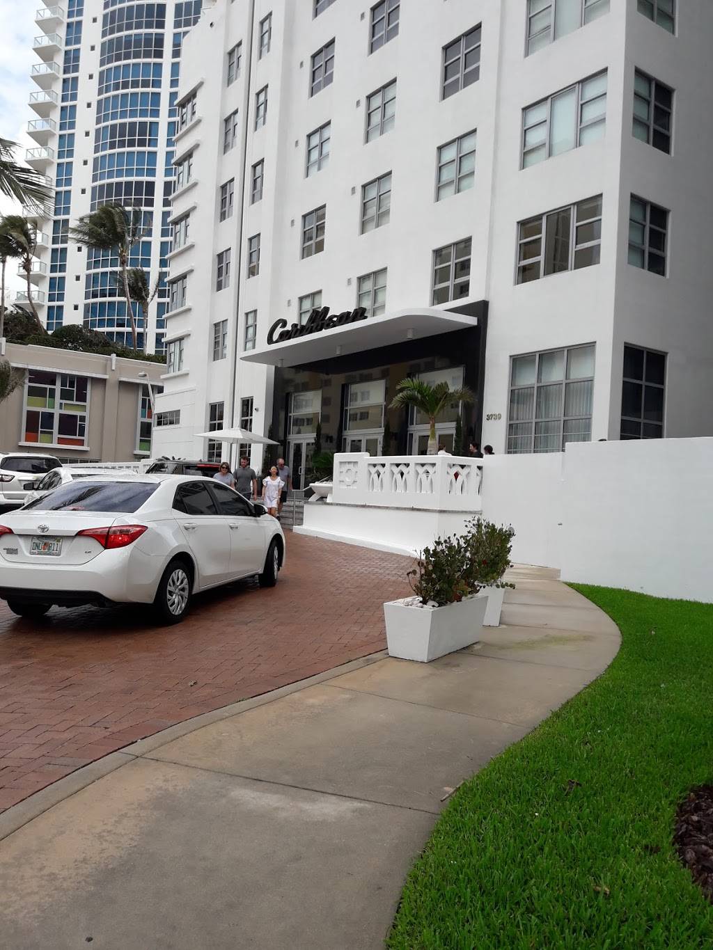 All Seasons Hotel | 3621 Collins Ave, Miami Beach, FL 33140, USA | Phone: (305) 672-3705