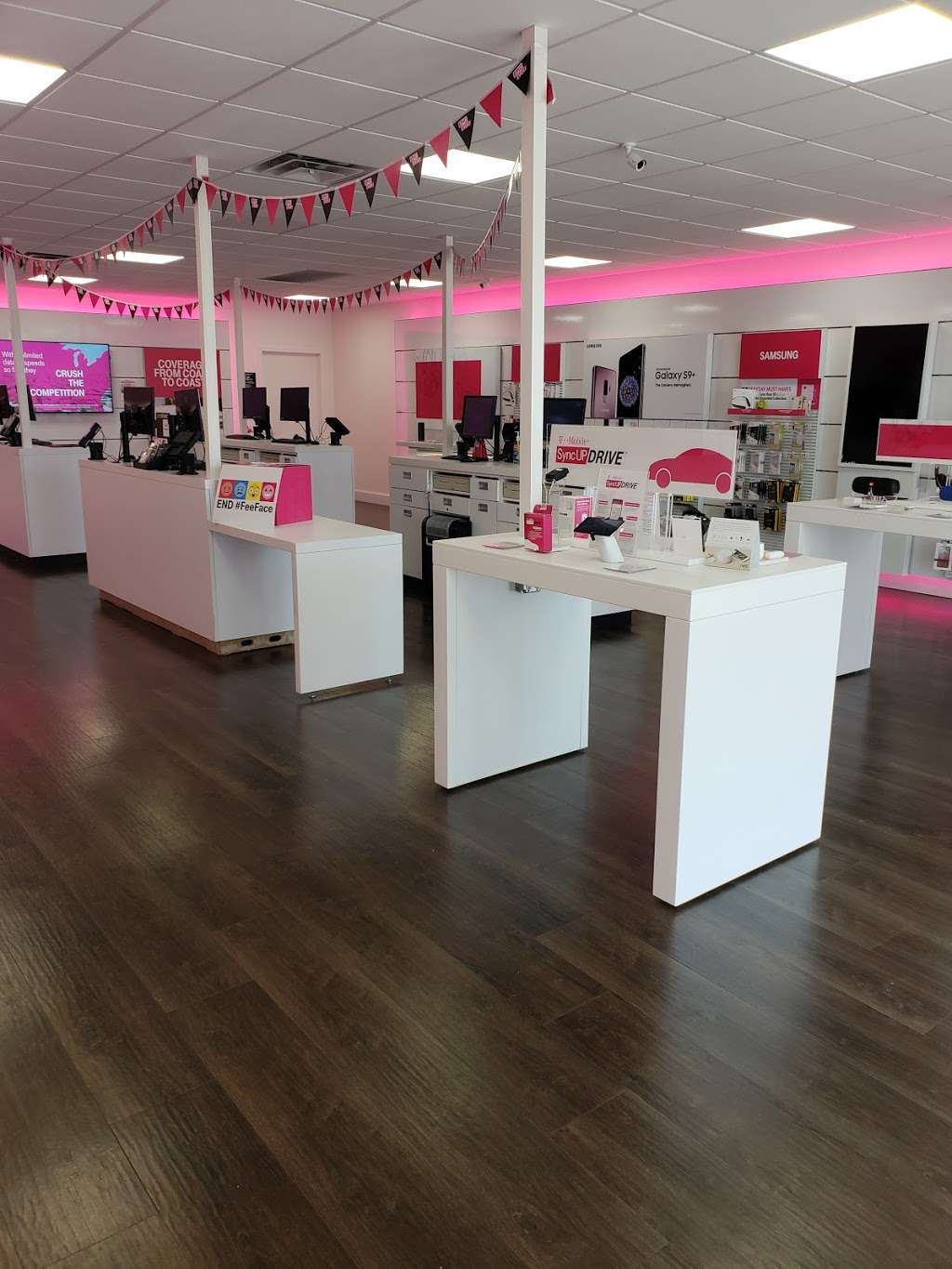 T-Mobile | 1865 N Garland Ave, Garland, TX 75040, USA | Phone: (972) 212-4316