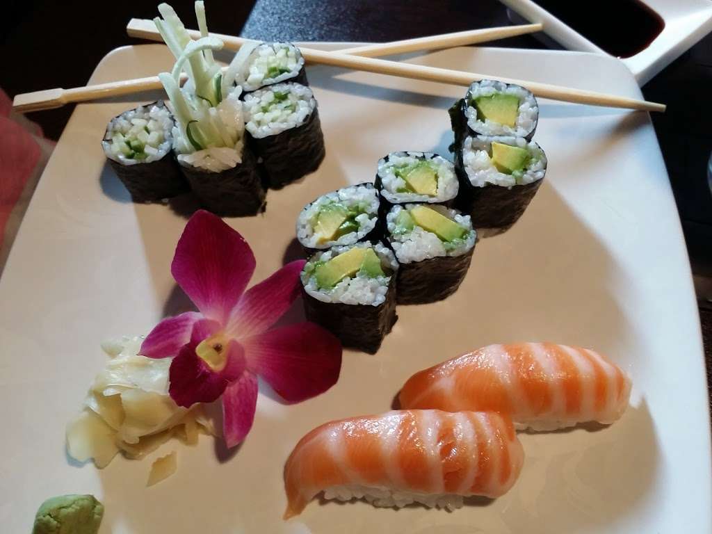 Hayashi Japanese Restaurant | 447 Turnpike St, South Easton, MA 02375, USA | Phone: (508) 238-9160
