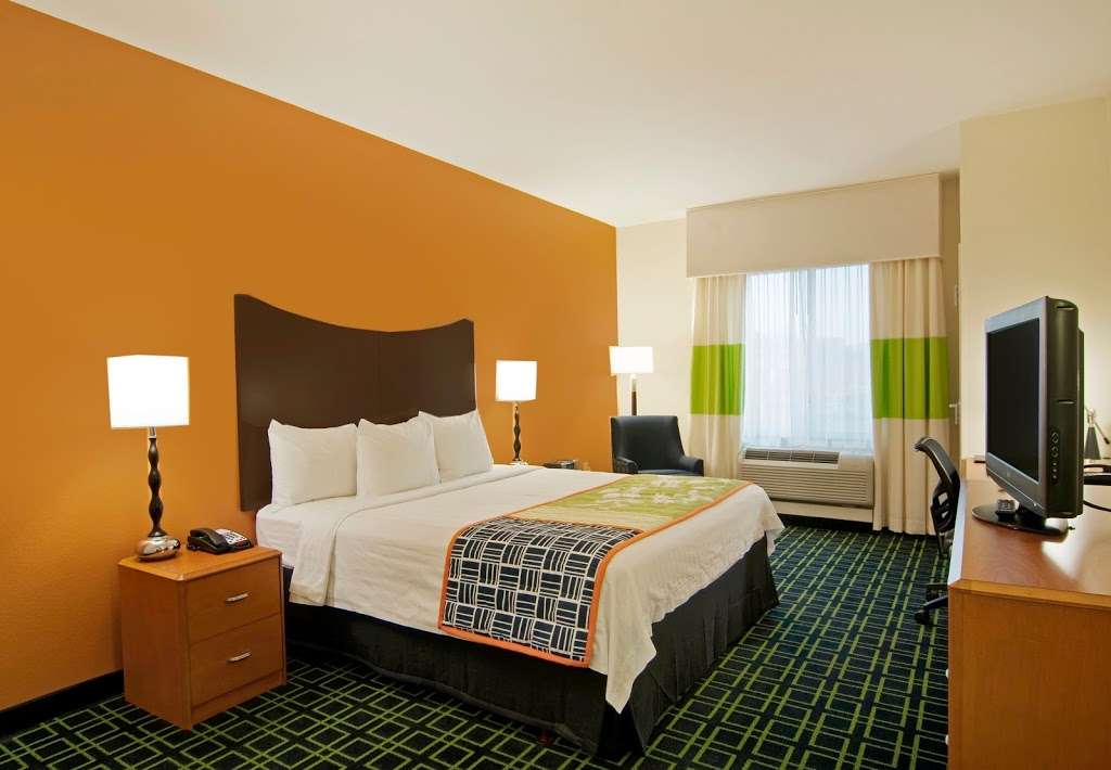 Fairfield Inn & Suites by Marriott Houston Channelview | 15822 E Freeway Service Rd, Channelview, TX 77530 | Phone: (281) 457-0000