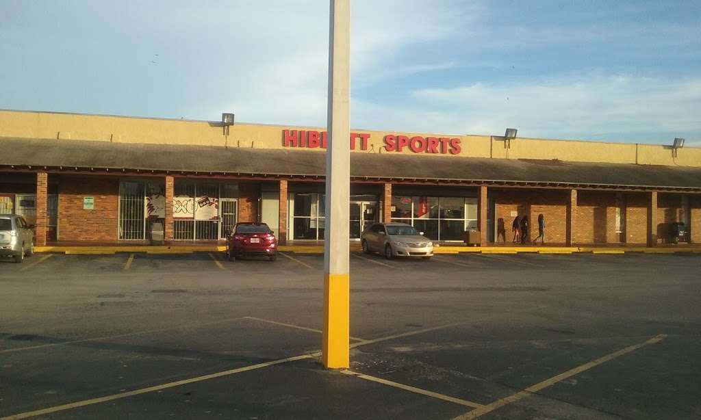 Hibbett Sports | 529 SW 16th St, Belle Glade, FL 33430, USA | Phone: (561) 992-4311