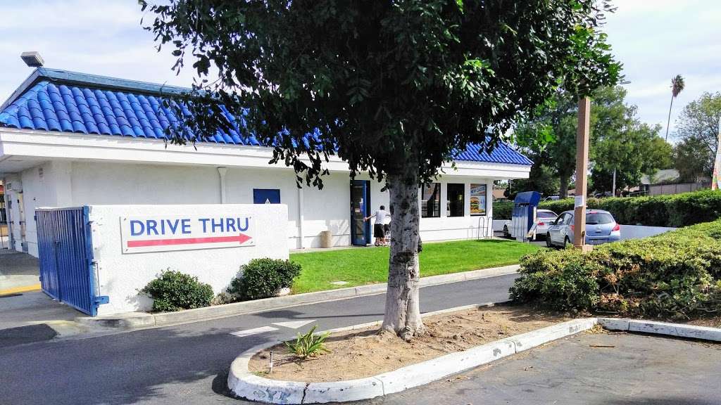 Bakers Drive-Thru | 5135 Jurupa Ave, Riverside, CA 92504 | Phone: (909) 884-5233