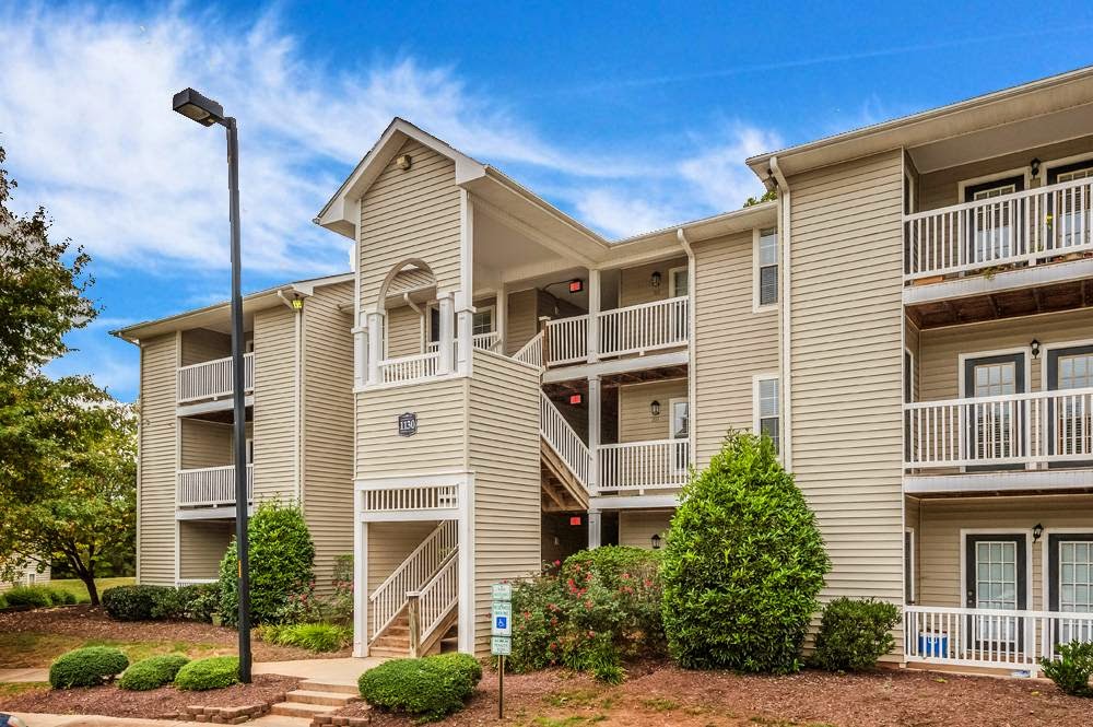 Clarion Crossing Apartments | 1141 Crab Orchard Dr, Raleigh, NC 27606, USA | Phone: (919) 647-9678