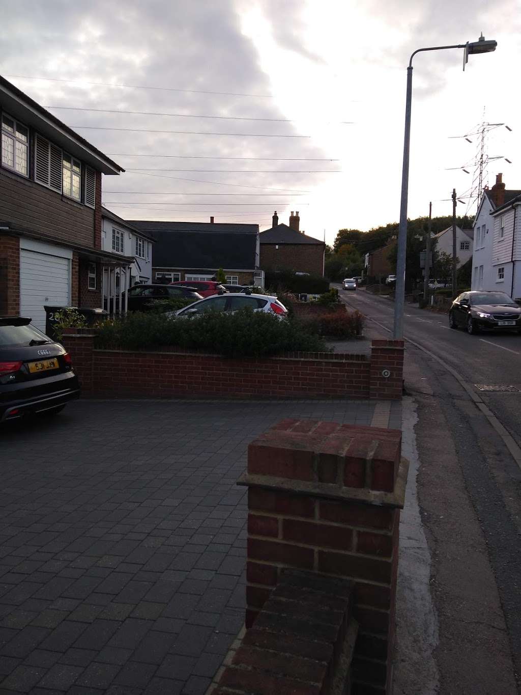 Thomas Wyn Independent Jaguar Land Rover Ltd | Epping Dene, Ivy Chimneys, Epping CM16 4EL, UK | Phone: 01992 578555