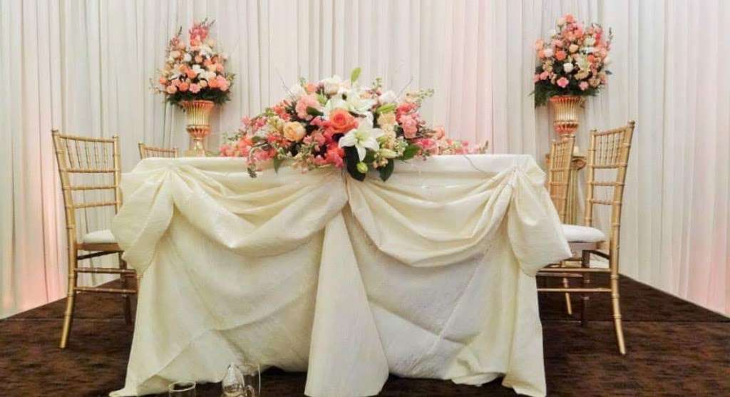 Lucys Flowers and Gifts | 8500 S Cicero Ave, Burbank, IL 60459, USA | Phone: (708) 634-7070