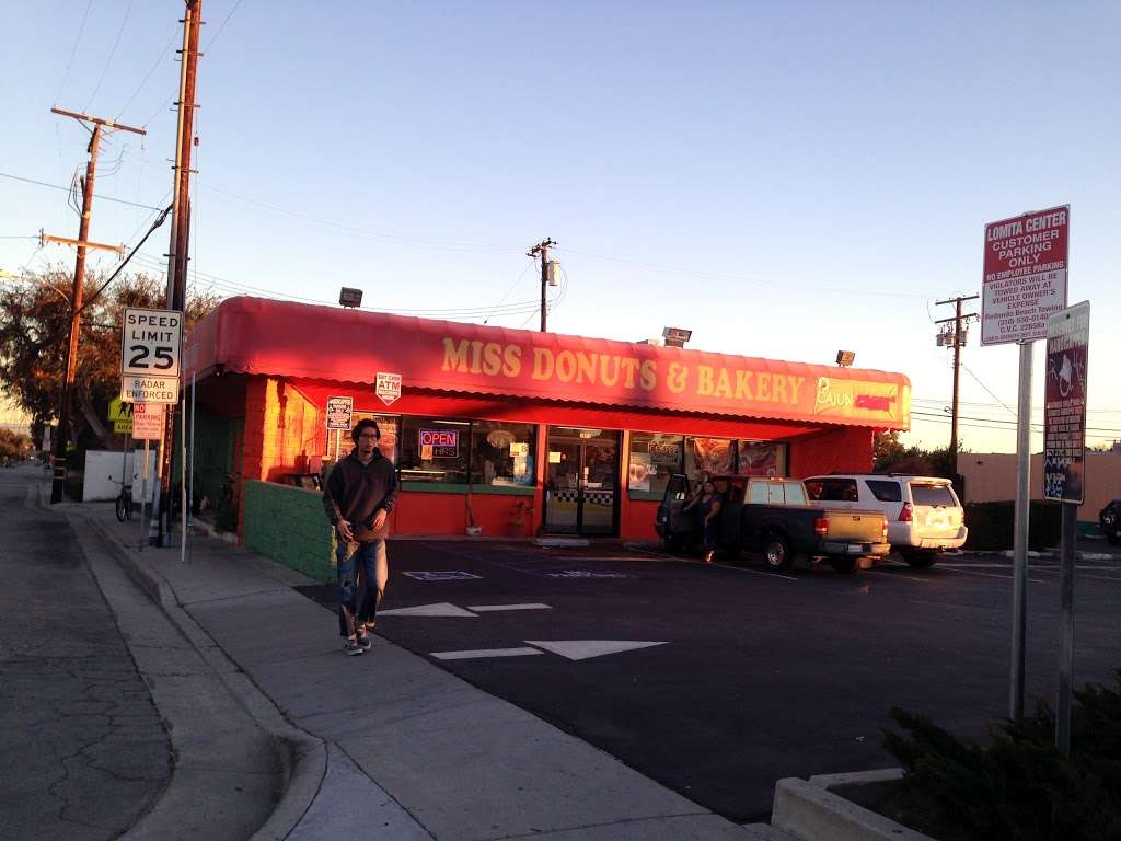 Miss Donut & Bakery | 1871 Pacific Coast Hwy, Lomita, CA 90717 | Phone: (310) 534-8627