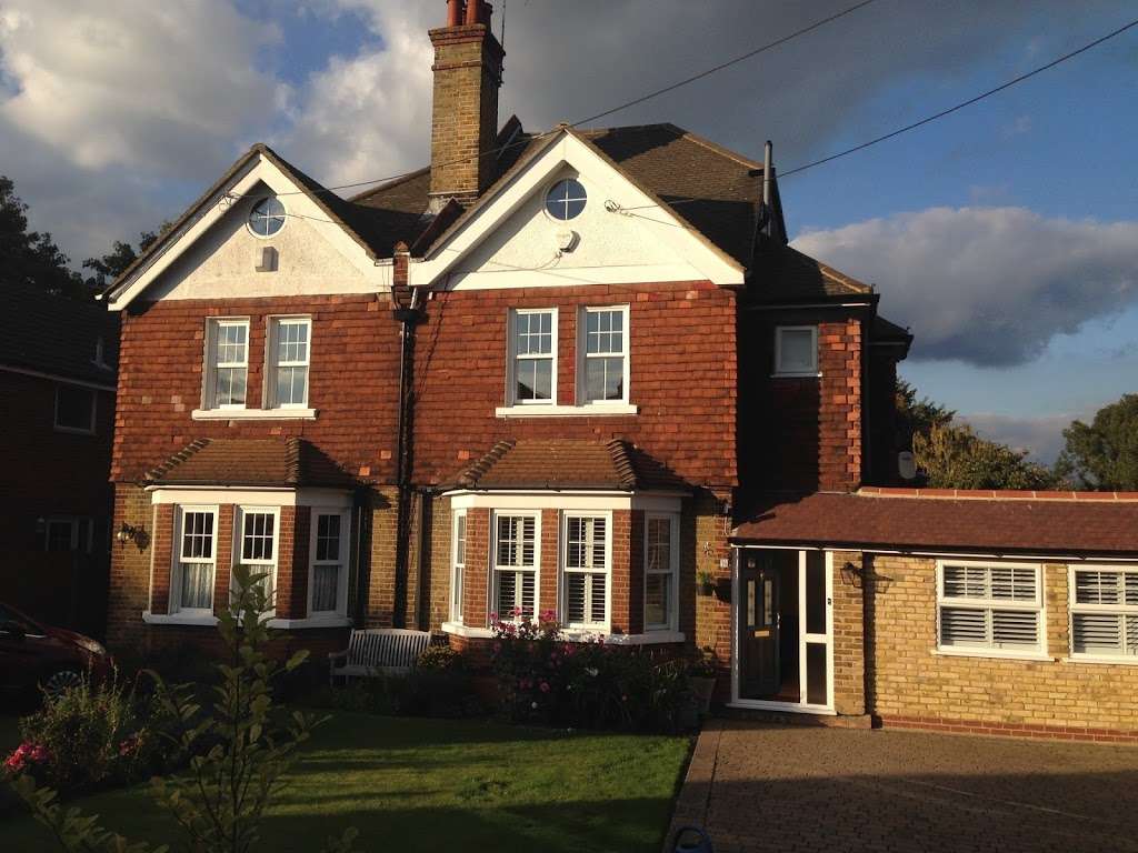 No.10 Bed & Breakfast | 10 Woodgers Grove, Swanley BR8 7LJ, UK | Phone: 01322 586027