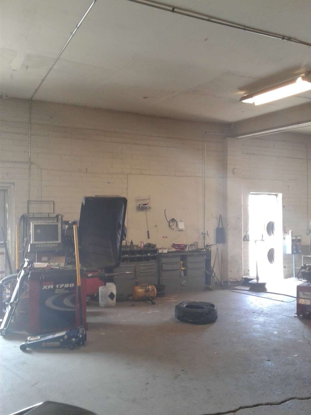 Perez Tire Shop | 604 E Buckeye Rd, Phoenix, AZ 85004, USA | Phone: (602) 461-9471