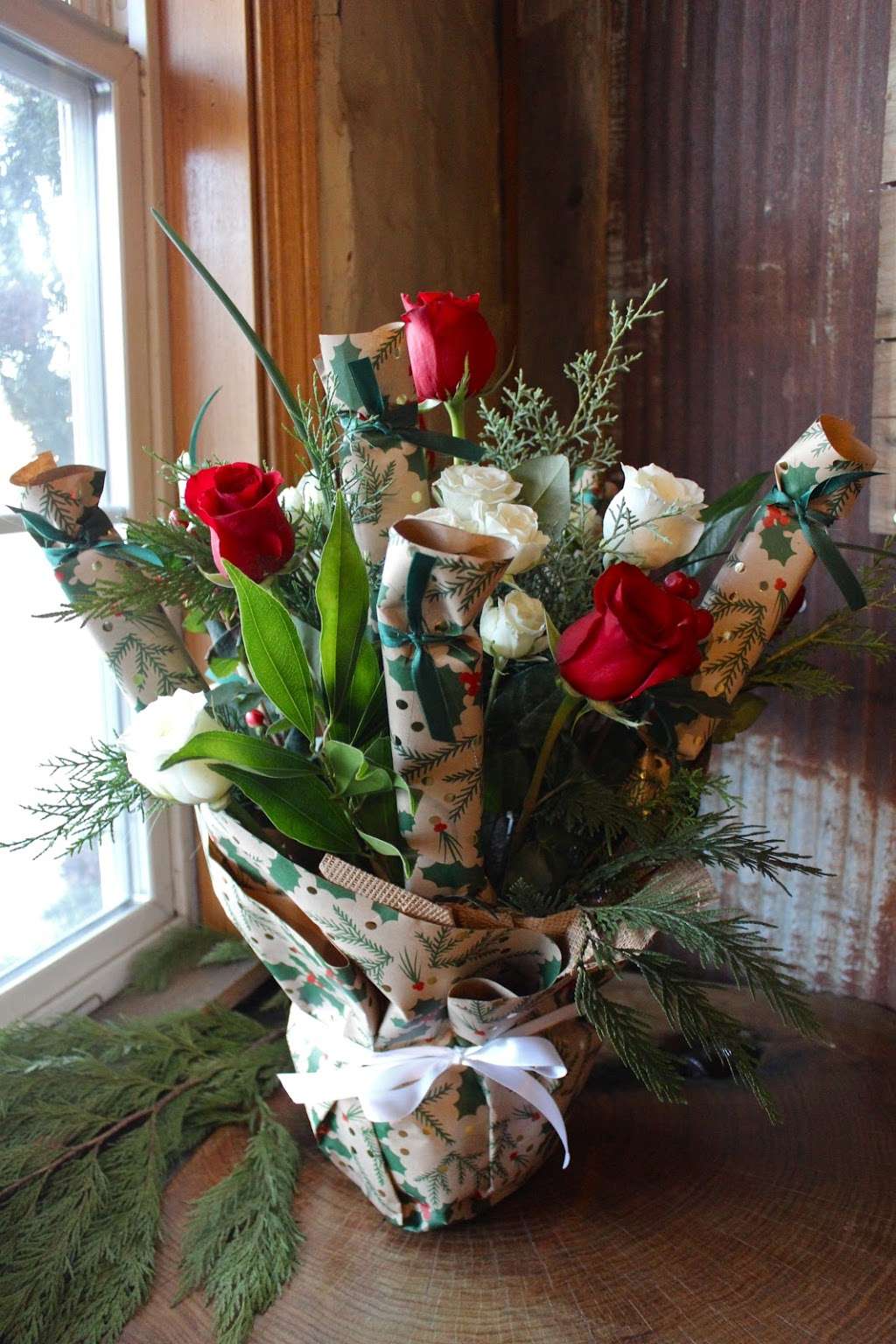 Two Feather Florals | 210 N Elm St, Perry, KS 66073 | Phone: (785) 408-4073