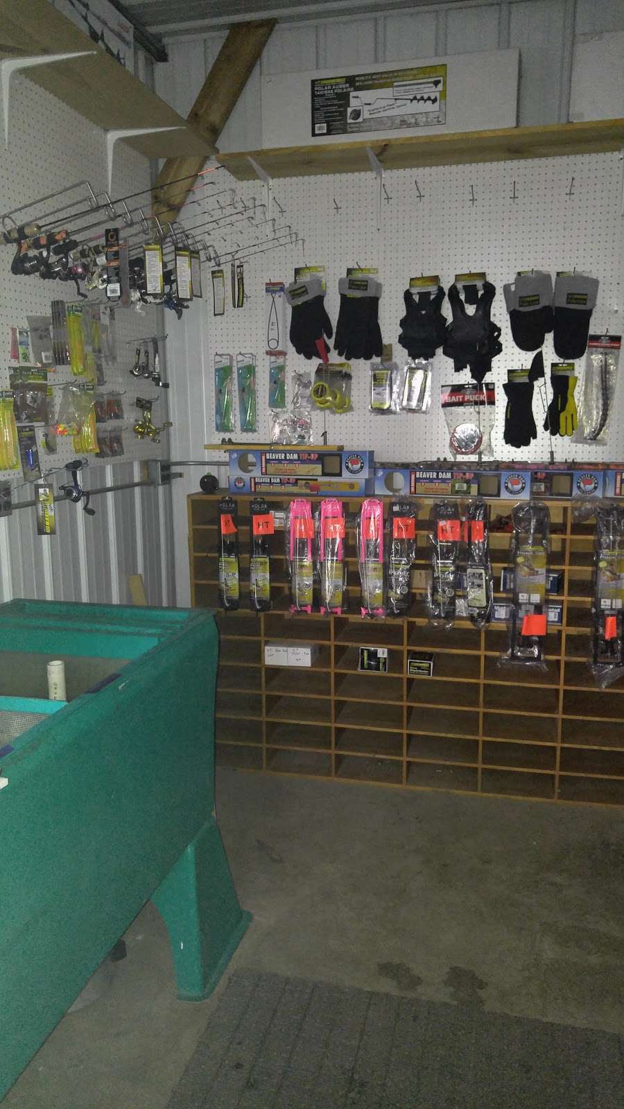 Healeys Live Bait Shop | W1838 St Peters Rd, East Troy, WI 53120, USA | Phone: (262) 642-3677