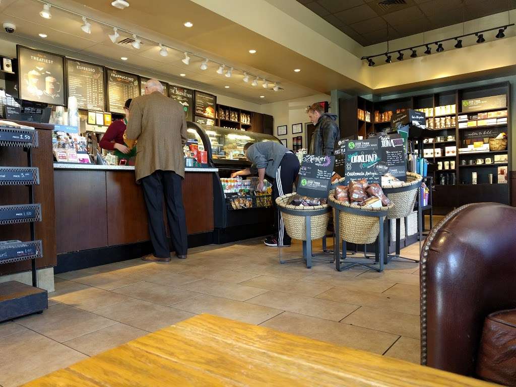 Starbucks | 411 Ramapo Valley Rd, Oakland, NJ 07436, USA | Phone: (201) 337-1596