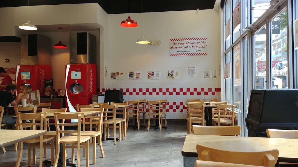 Five Guys | 269 Patriot Pl, Foxborough, MA 02035, USA | Phone: (508) 203-9441