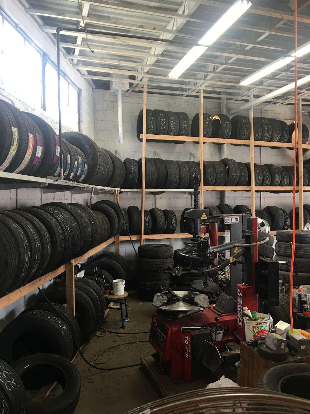 Calley Tires sales and service | 5901 Prospect Ave, Kansas City, MO 64130, United States | Phone: (816) 333-8473