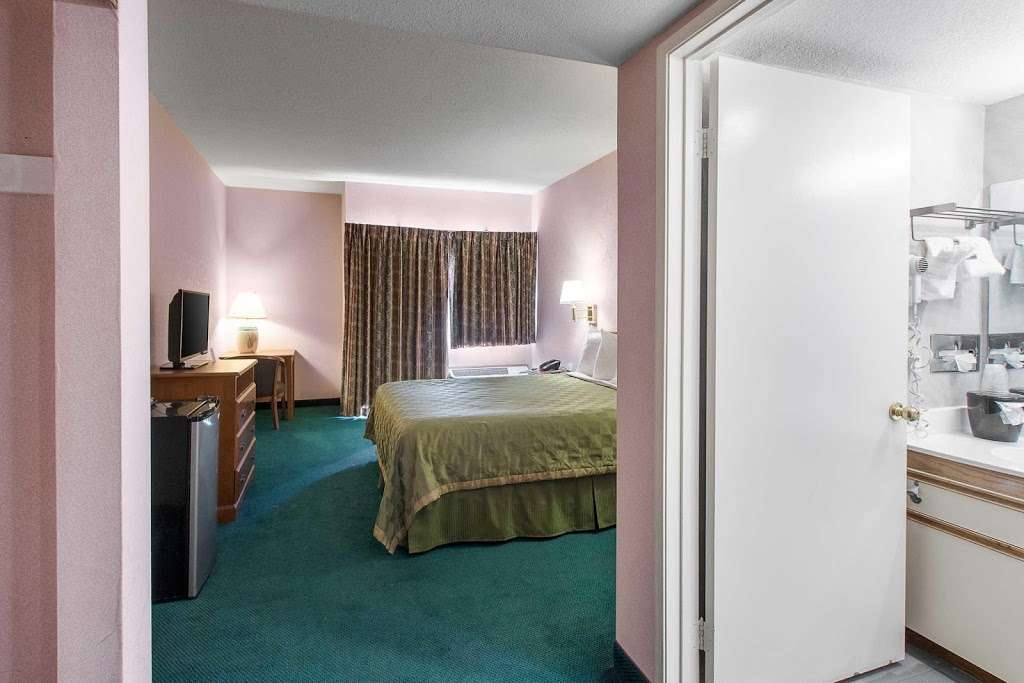 San Bernardino Inn And Suites | 2000 Ostrems Way, San Bernardino, CA 92407, USA | Phone: (909) 880-8425