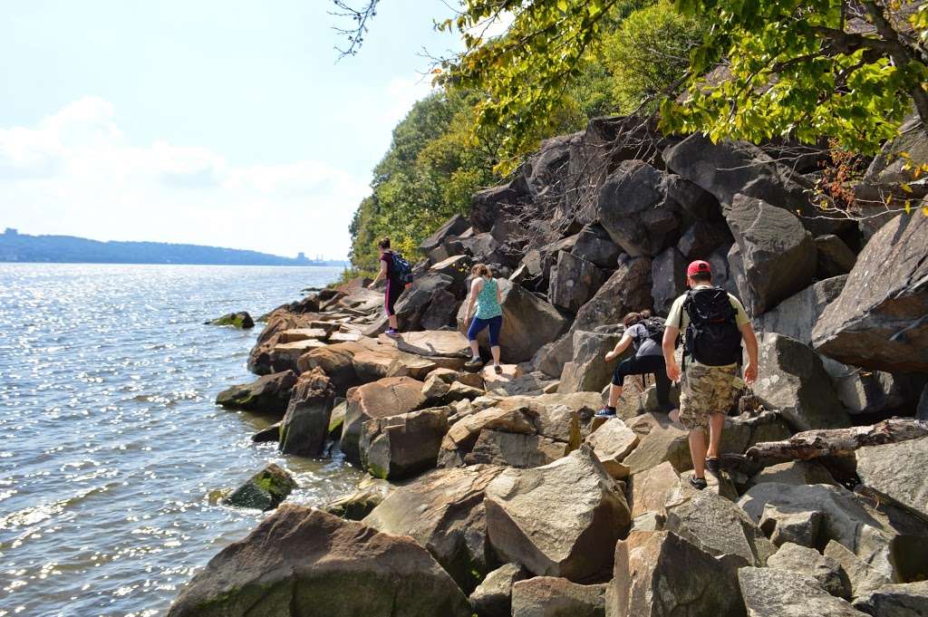 Giant Stairs Palisades | Shore Trail, Closter, NY 07624, USA | Phone: (201) 750-0465