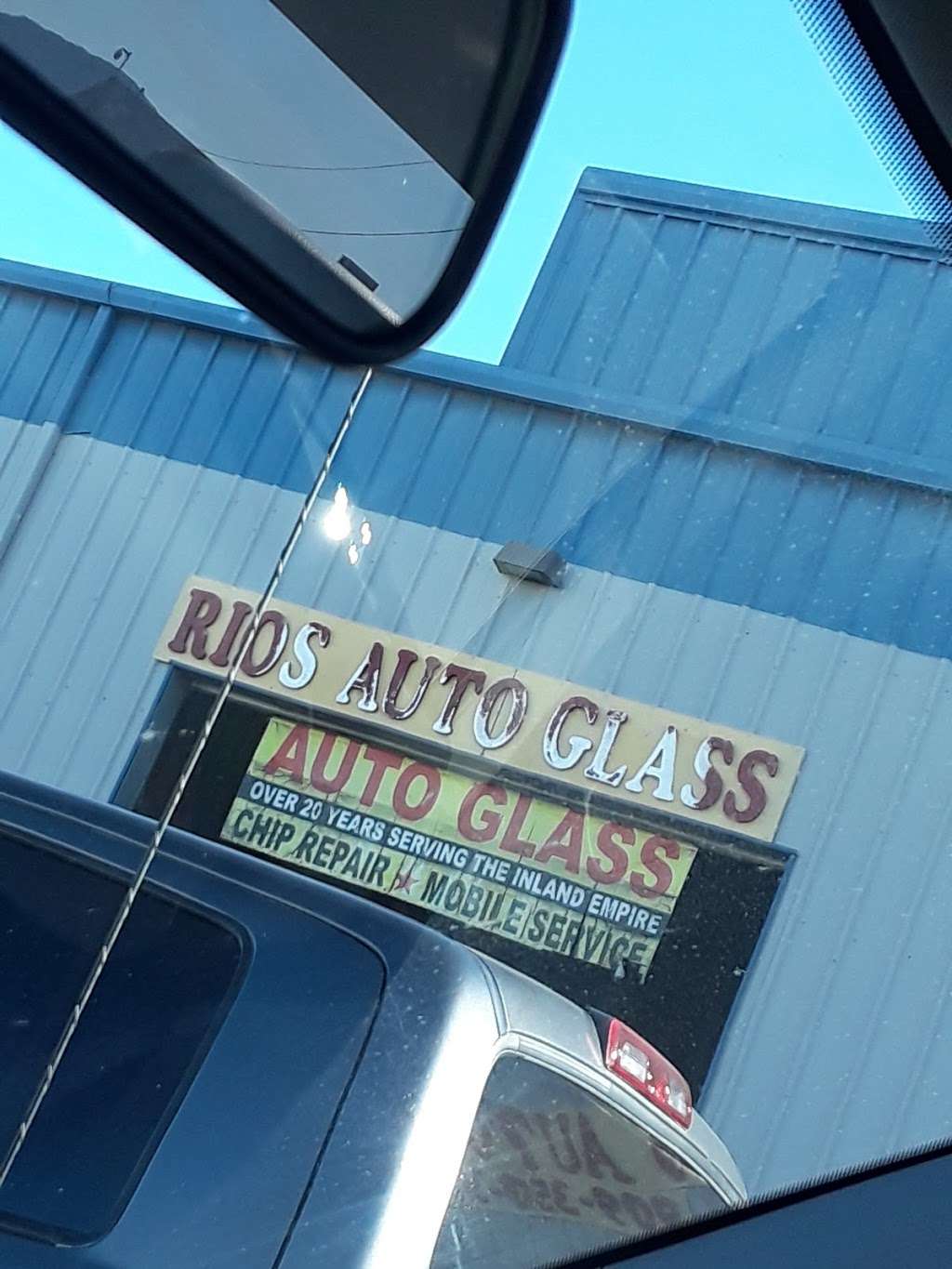 Rios Auto Glass | 15750 Arrow Blvd UNIT Q, Fontana, CA 92335, USA | Phone: (909) 350-3405