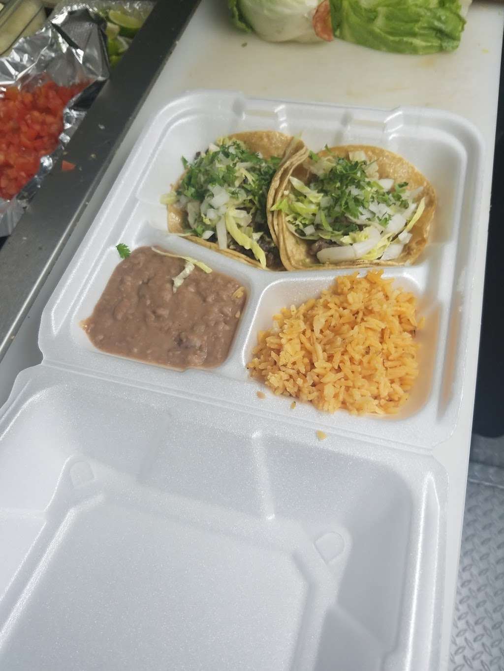 Taqueria La Vecindad | 5811 W Oklahoma Ave, Milwaukee, WI 53219, USA | Phone: (414) 394-1038