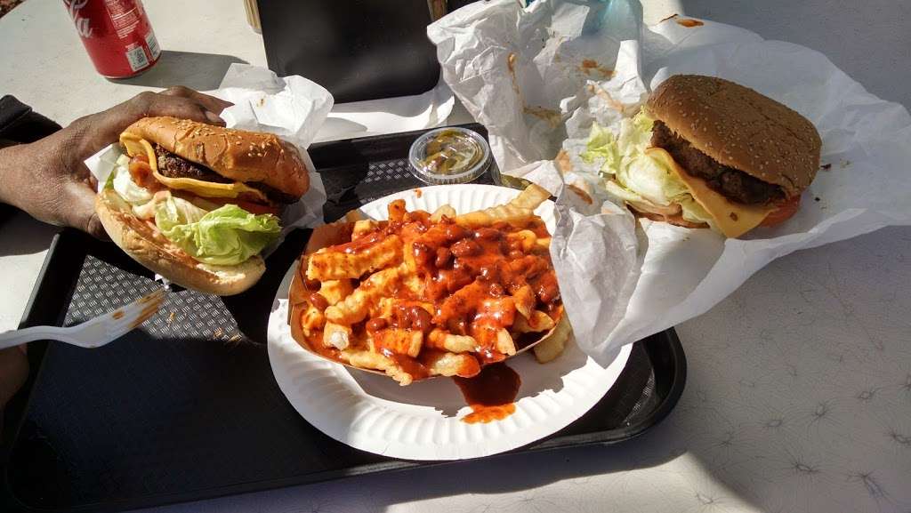 Nessy Burgers | 3235 Old Hwy 395, Fallbrook, CA 92028, United States | Phone: (760) 731-1379