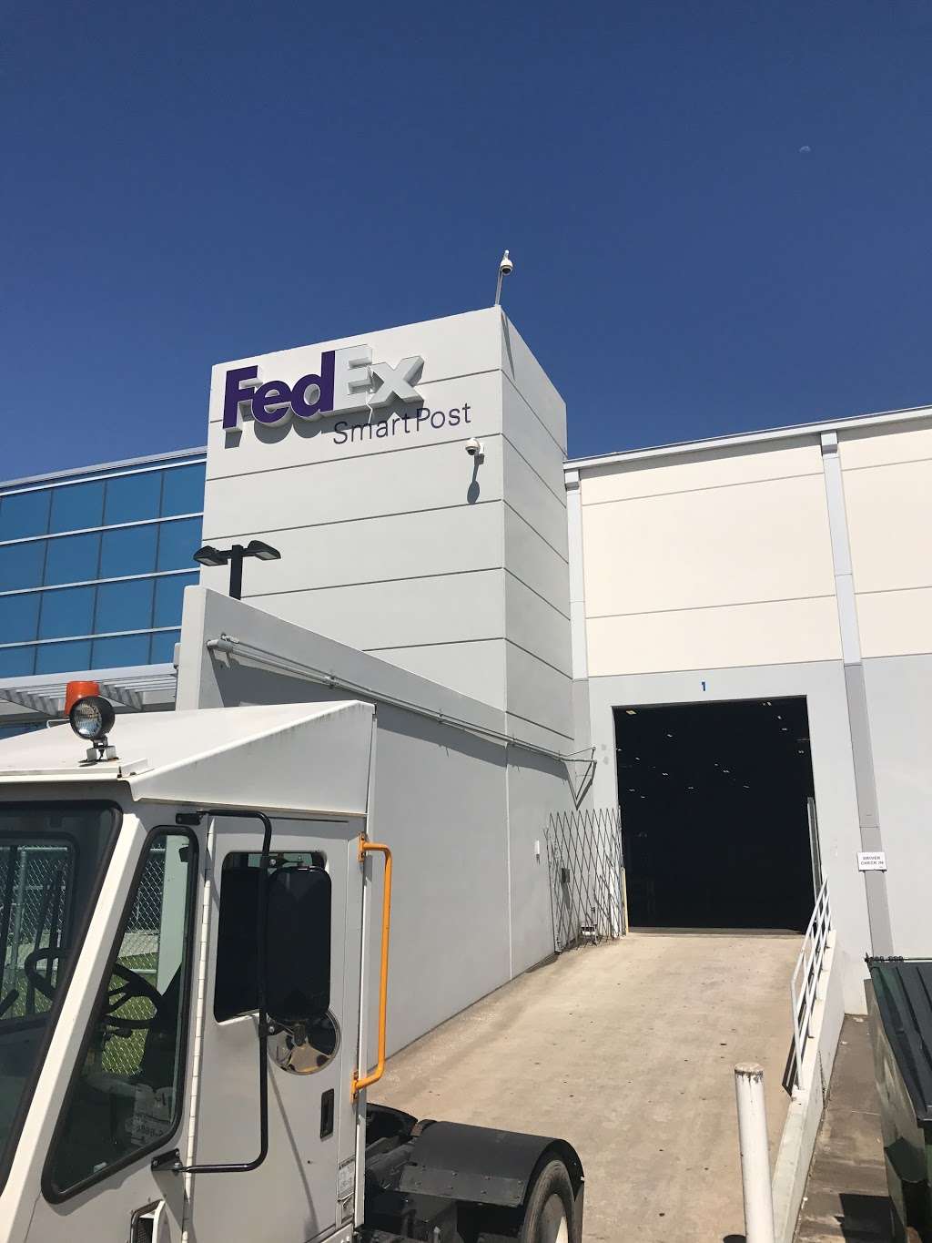 FedEx SmartPost | 1517 Greens Rd, Houston, TX 77032 | Phone: (800) 463-3339