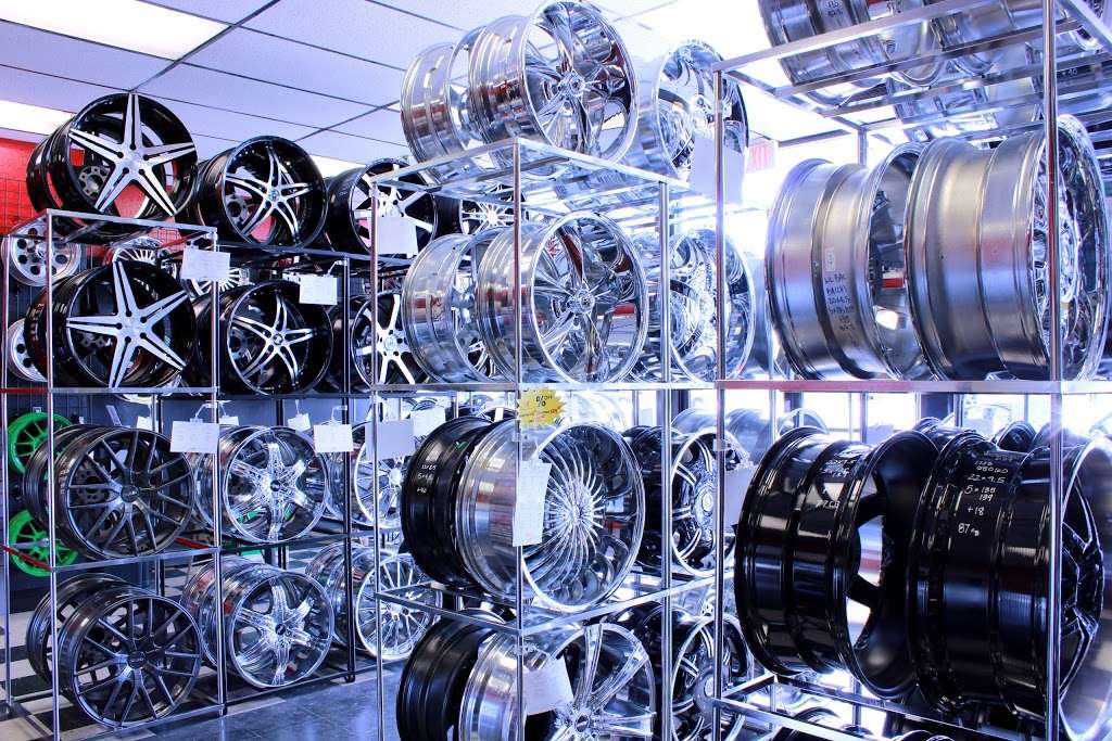 Rent-A-Wheel Custom Wheels & Tires in Sanford, FL | 2921 S Orlando Dr, Sanford, FL 32773 | Phone: (407) 936-0955