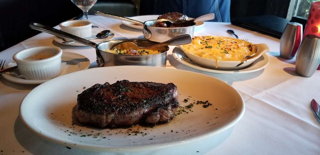 Simms Steakhouse | 11911 6th Ave, Lakewood, CO 80401 | Phone: (303) 237-0465