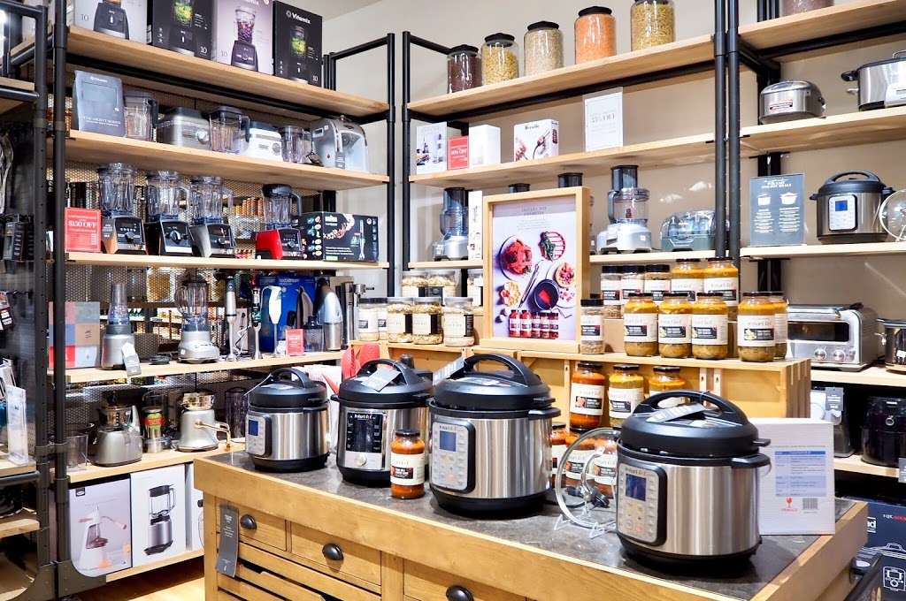 Williams-Sonoma | 113 Hillsdale Mall, San Mateo, CA 94403 | Phone: (650) 577-1027