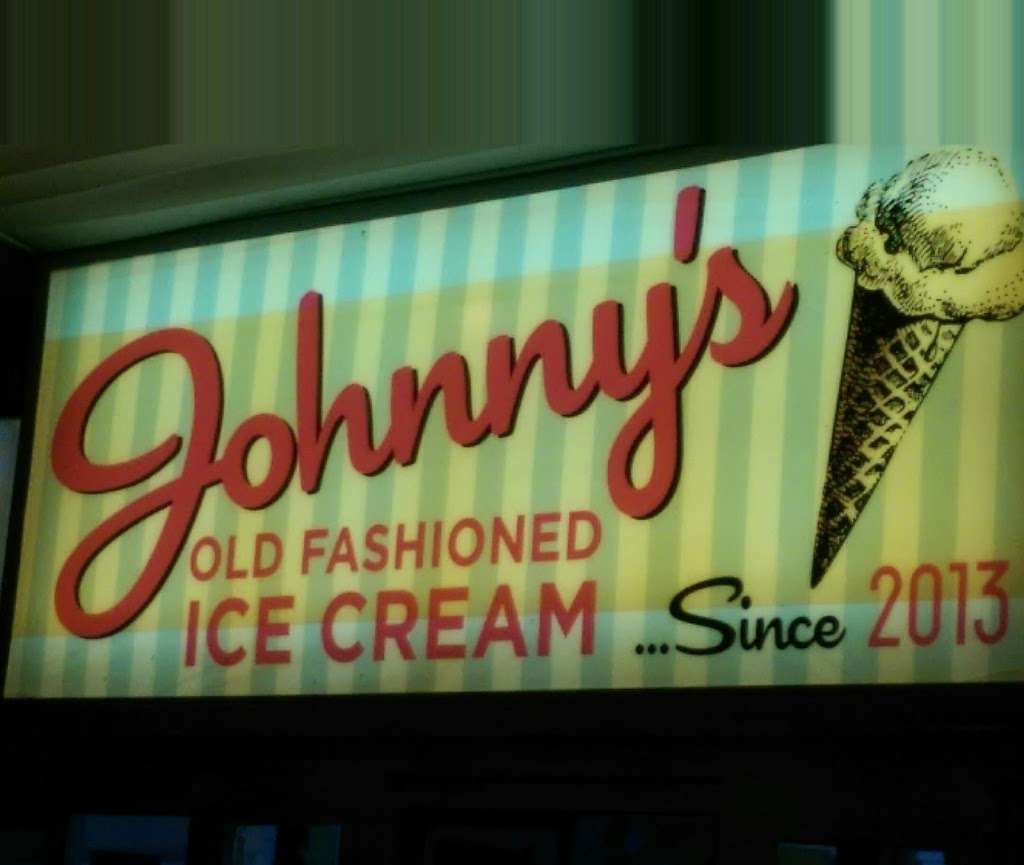 Johnnys Ice Cream | 1038 1098, E Bluff St, Marseilles, IL 61341