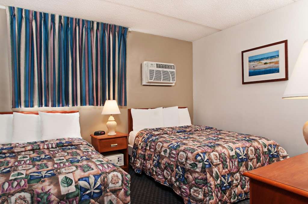 Harbor Light Family Resort | 301 Ocean Ave, North Wildwood, NJ 08260, USA | Phone: (609) 729-5567