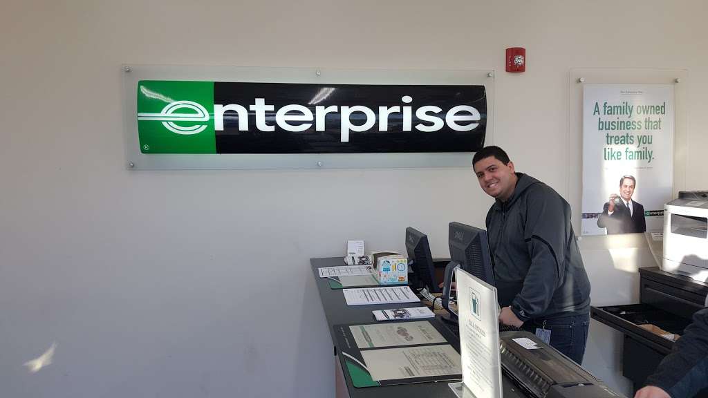 Enterprise Rent-A-Car | 1155 W Dundee Rd, Arlington Heights, IL 60004, USA | Phone: (847) 577-1020