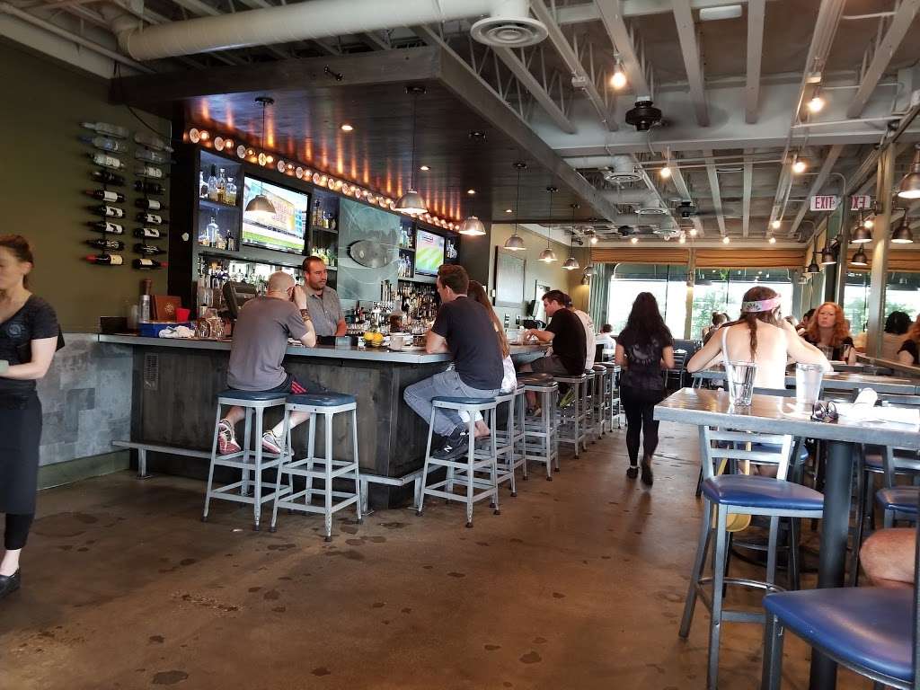 Ollies Duck & Dive | 29169 Heathercliff Rd #102, Malibu, CA 90265, USA | Phone: (310) 589-2200