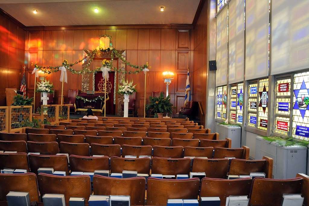 Lincoln Park Jewish Center | 311 Central Park Ave # 1, Yonkers, NY 10704, USA | Phone: (914) 965-7119