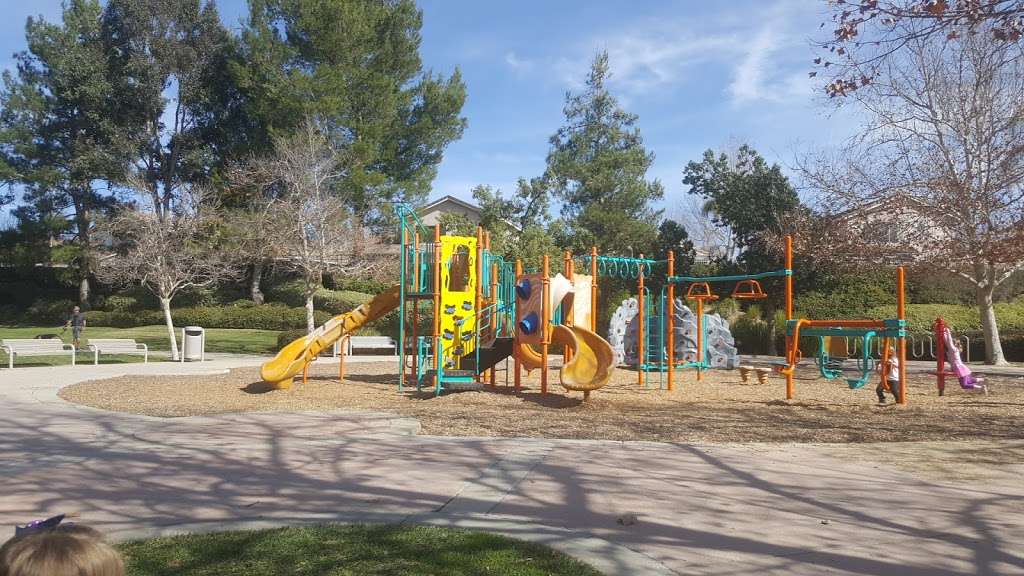 Paloma Del Sol Park | 31949-, 31951 Calle Ballentine, Temecula, CA 92592