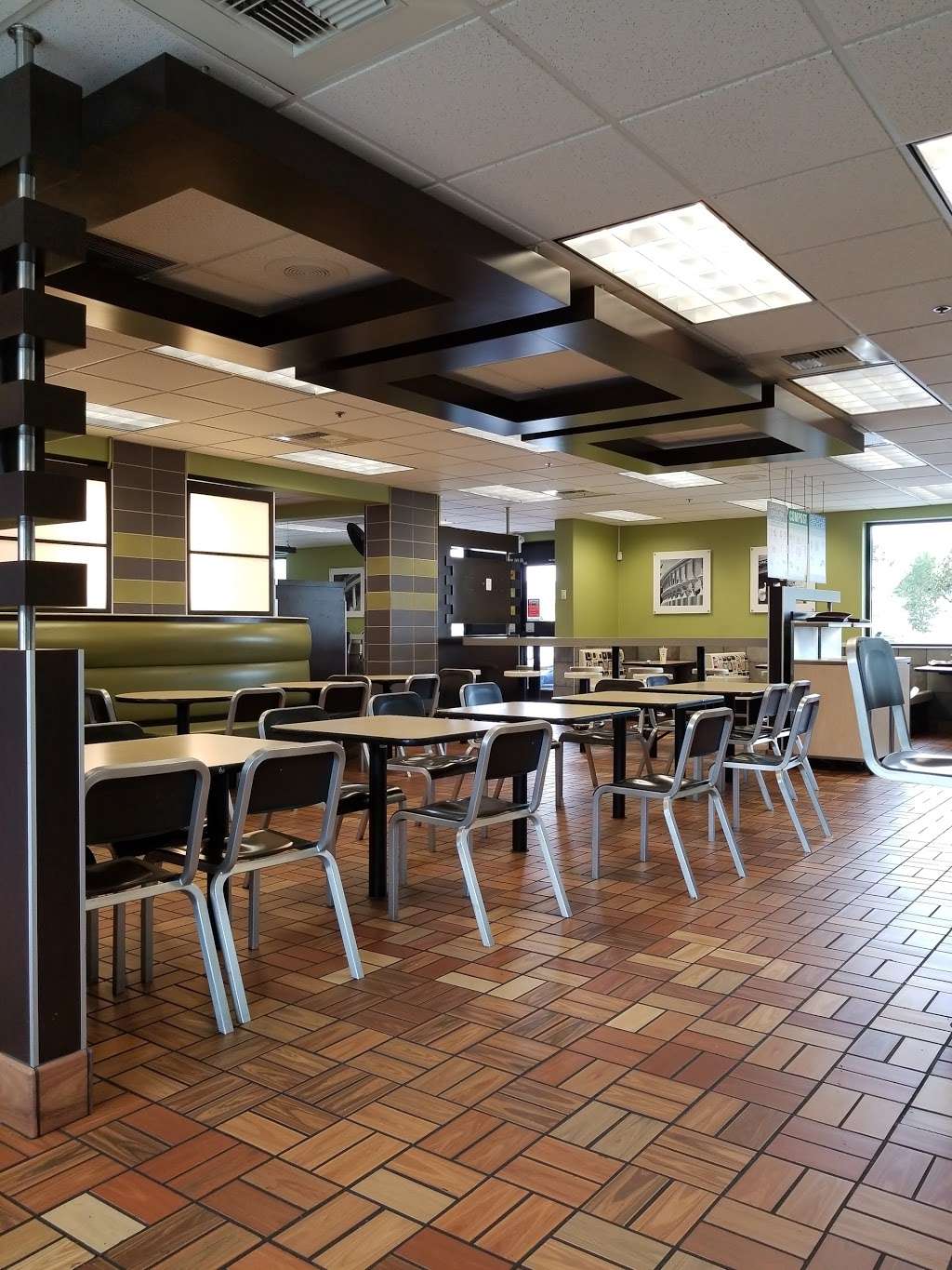 McDonalds | 14823 E 14th St, San Leandro, CA 94578 | Phone: (510) 352-7722