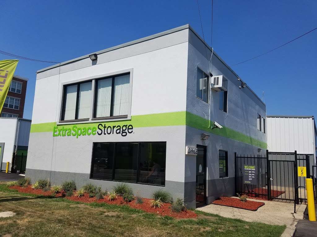 Extra Space Storage | 69 Mallory Ave, Jersey City, NJ 07304, USA | Phone: (201) 433-0700