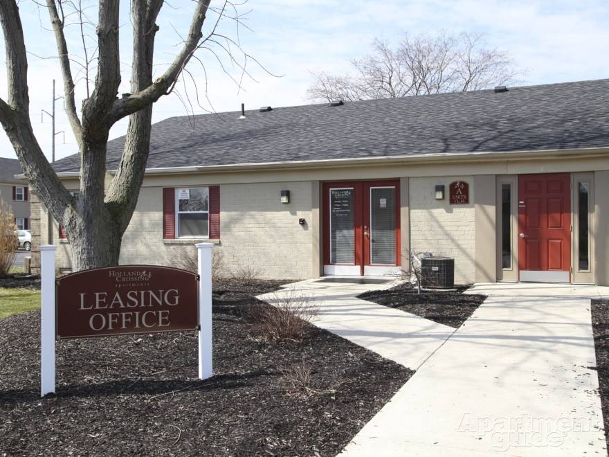 Holland Crossing Apartments | 2250 Perrysburg Holland Rd, Maumee, OH 43537, USA | Phone: (567) 703-1532