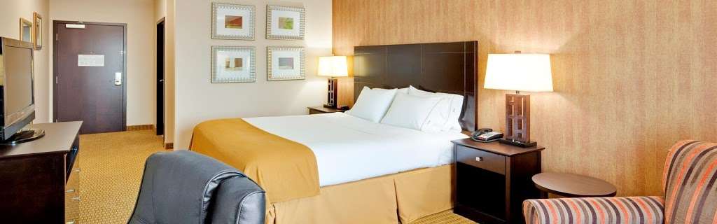 Holiday Inn Express & Suites Lebanon | 2205 E Cumberland St, Lebanon, PA 17046, USA | Phone: (717) 273-9800