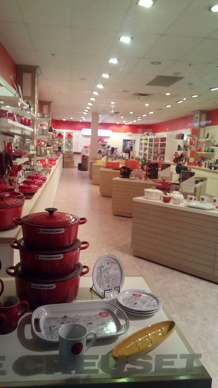 Le Creuset | 1 Premium Outlet Blvd Ste 291, Tinton Falls, NJ 07753 | Phone: (732) 493-8390