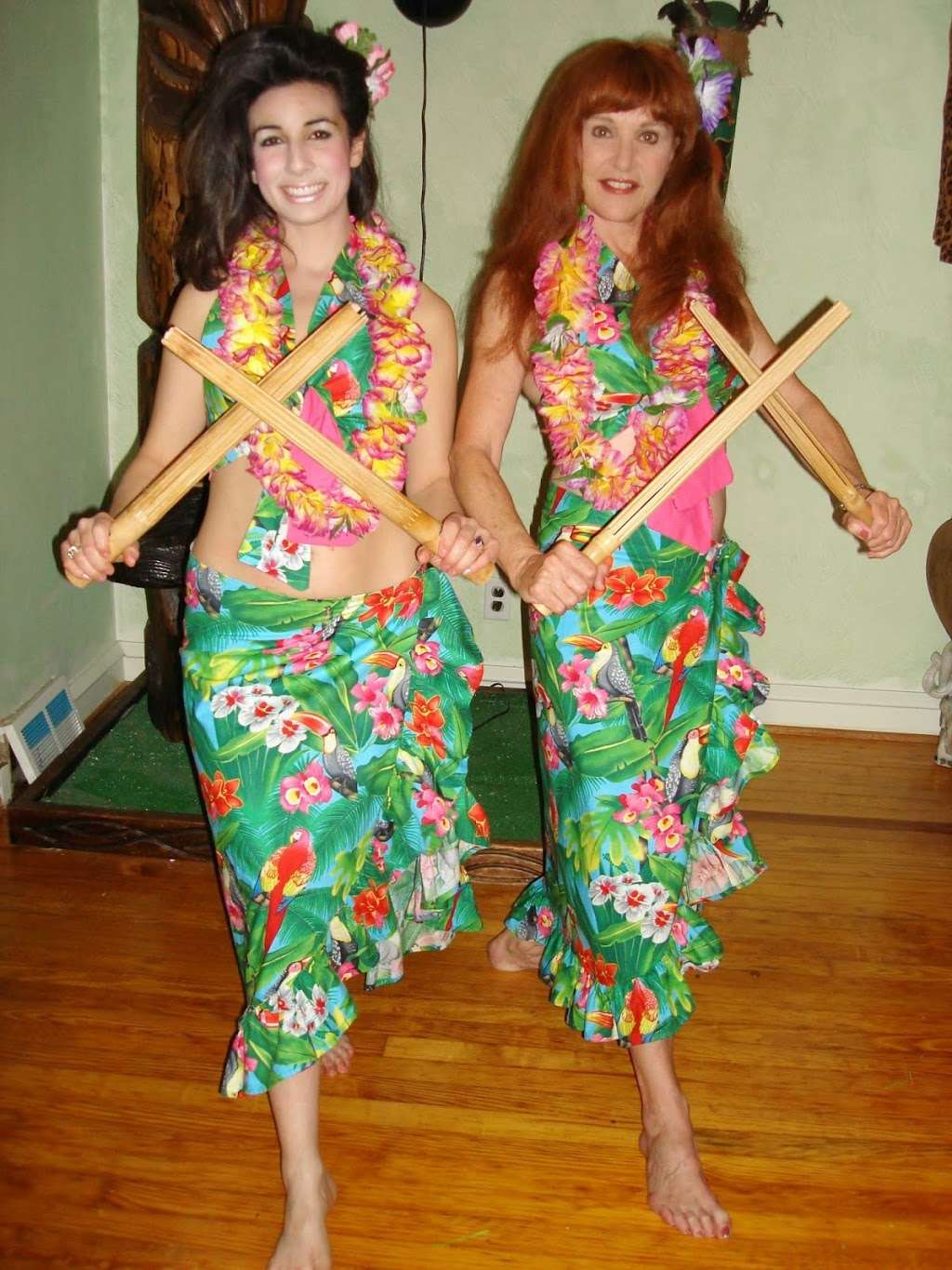 Hula & Belly Dancers by Caravan of Entertainment | 107 Rossell St, Mt Holly, NJ 08060, USA | Phone: (856) 931-0333