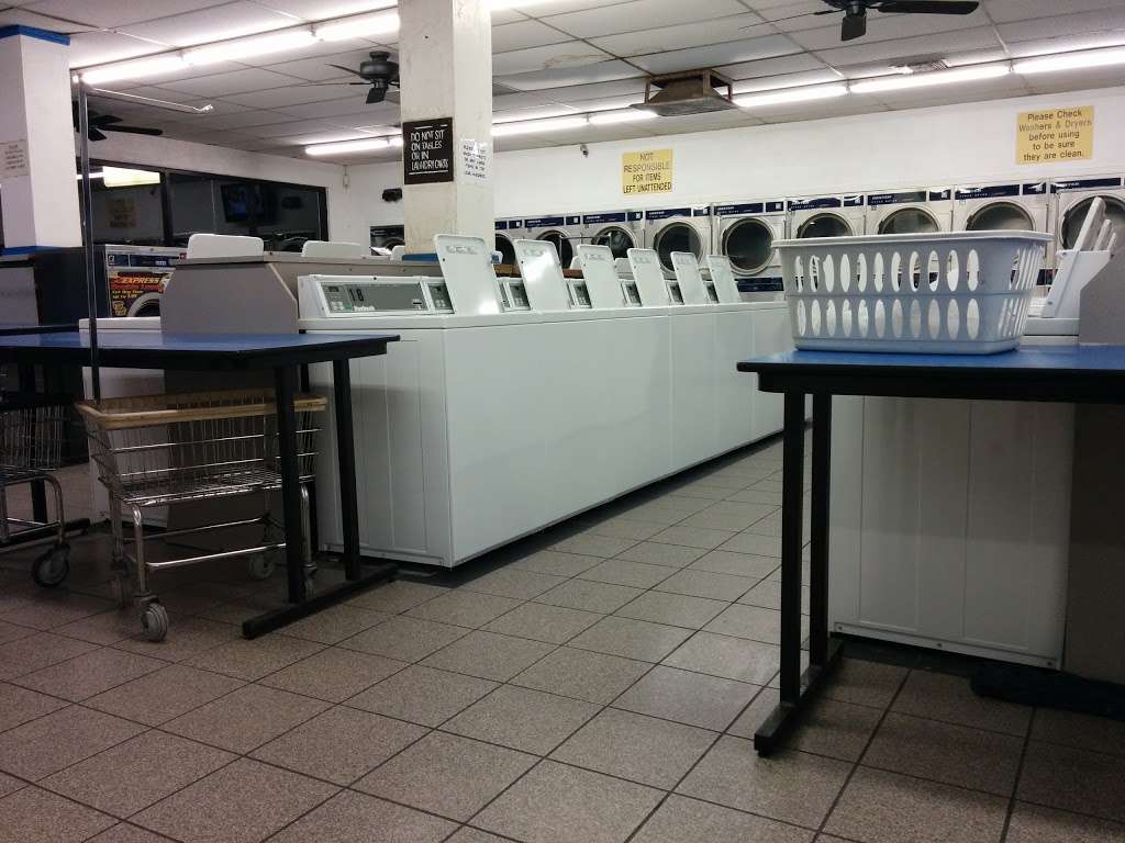 The Laundry Room and Car Wash | 1575 E Baseline Rd, Phoenix, AZ 85042, USA | Phone: (602) 276-5768