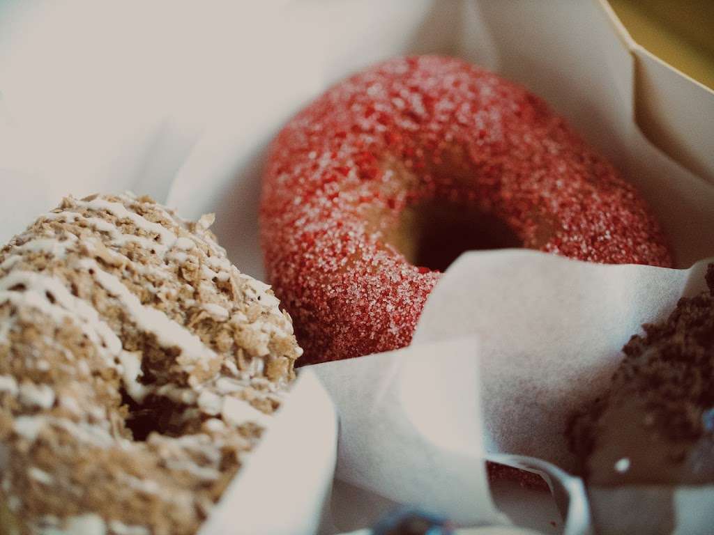 Plaza Doughnuts | 3005 E Palmdale Blvd # 19, Palmdale, CA 93550, USA | Phone: (661) 273-5373